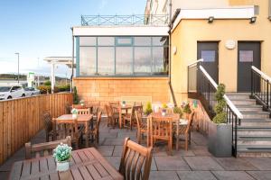 holiday inn aberdeen west by ihg