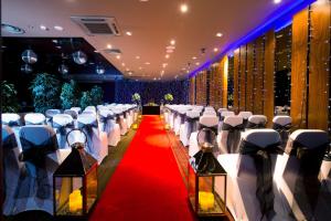 holiday inn aberdeen west by ihg