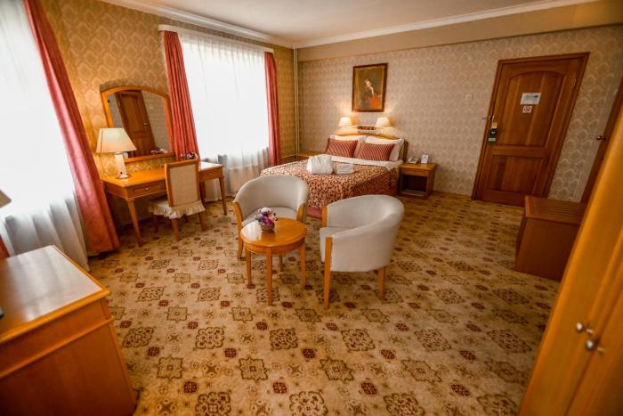 the continental hotel