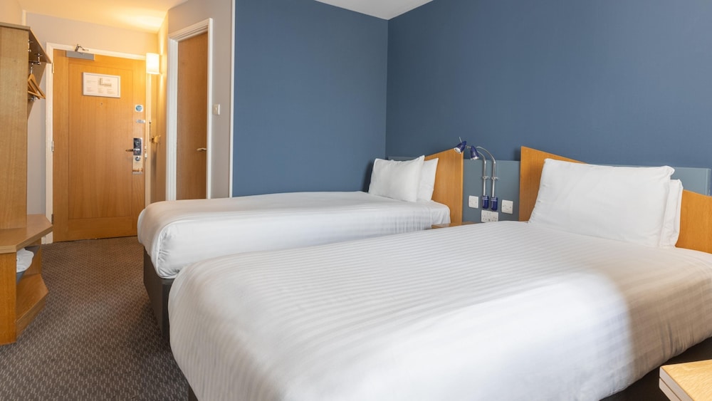 holiday inn express aberdeen city centre by ihg