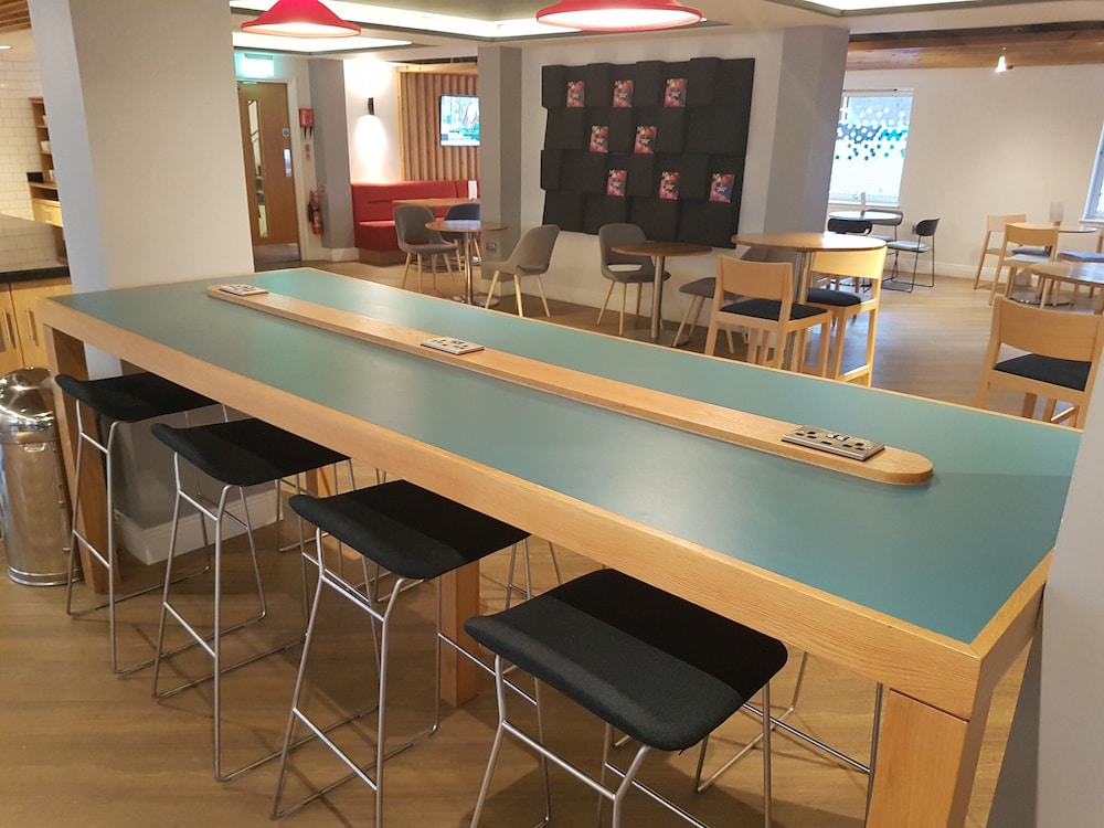 holiday inn express aberdeen city centre by ihg