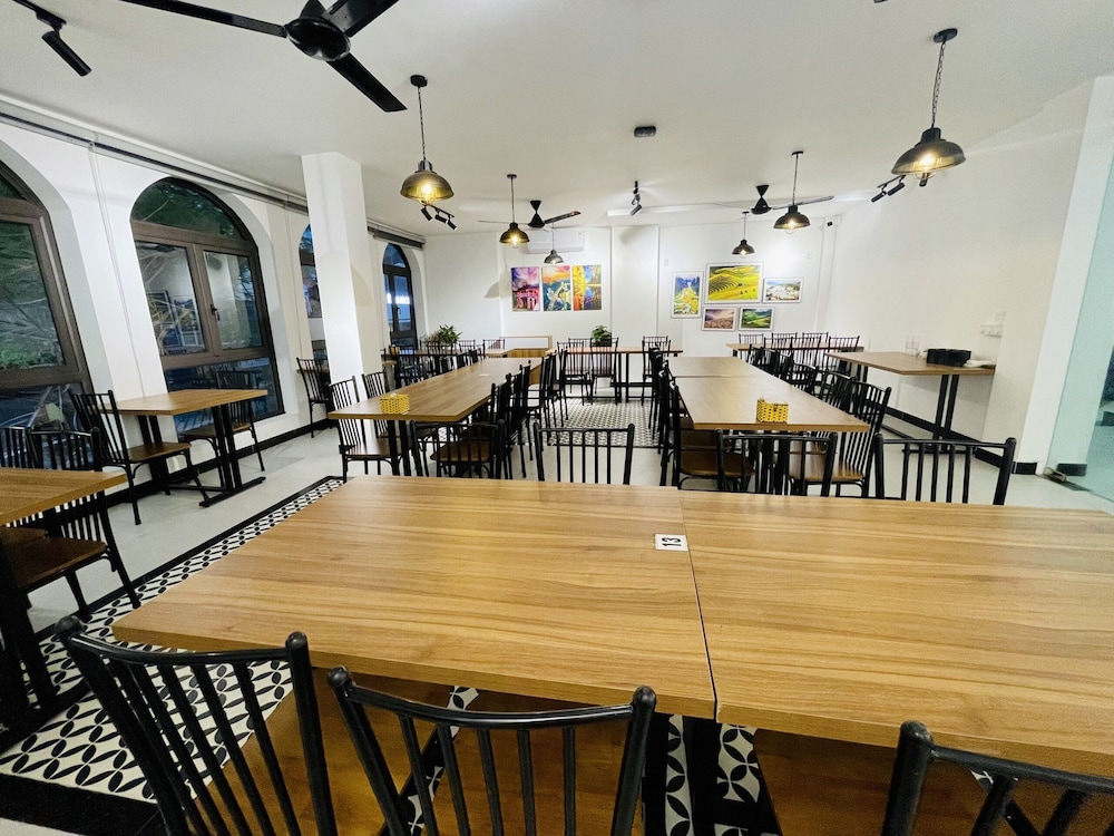 little vietnam hotel cat ba