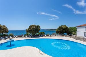 villa lovorka hotel resort drazica