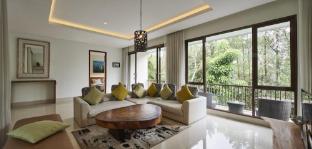 pinus villa 5 bedrooms with a private pool