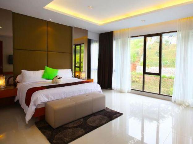 pinus villa 5 bedrooms with a private pool