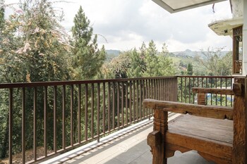 pinus villa 5 bedrooms with a private pool