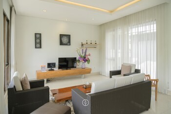 pinus villa 5 bedrooms with a private pool
