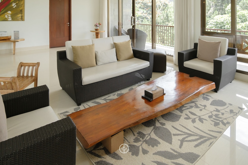 pinus villa 5 bedrooms with a private pool