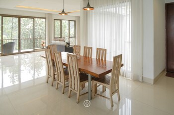 pinus villa 5 bedrooms with a private pool