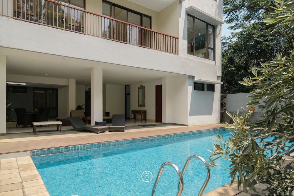 pinus villa 5 bedrooms with a private pool