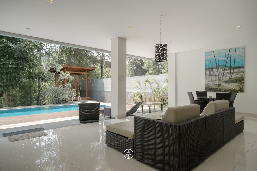 pinus villa 5 bedrooms with a private pool