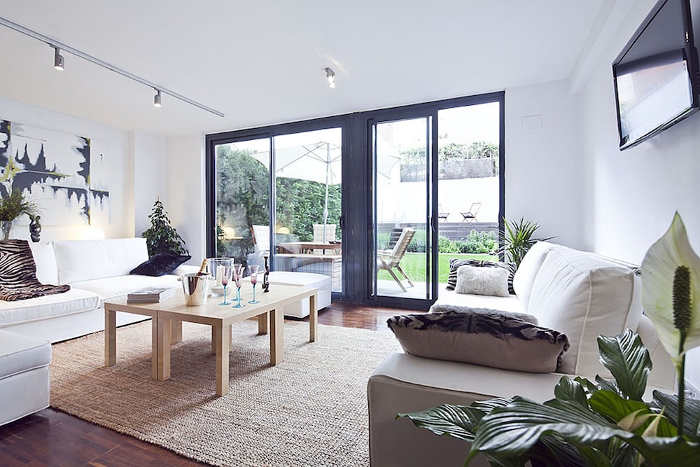 my space barcelona private pool garden