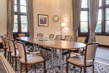 de vere tortworth court