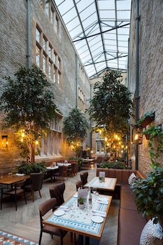 de vere tortworth court
