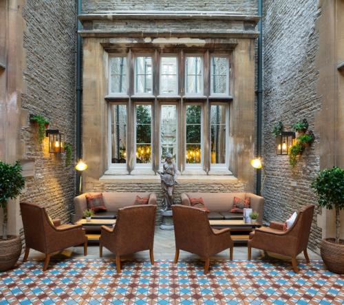 de vere tortworth court