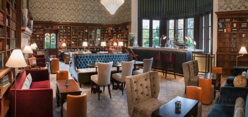 de vere tortworth court