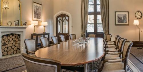 de vere tortworth court