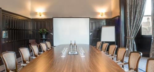 de vere tortworth court