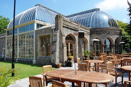 de vere tortworth court