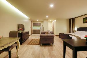 rung aroon hotel by le siri