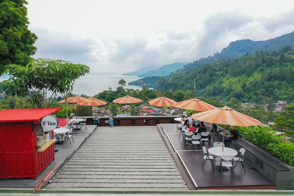 niagara hotel lake toba and resorts