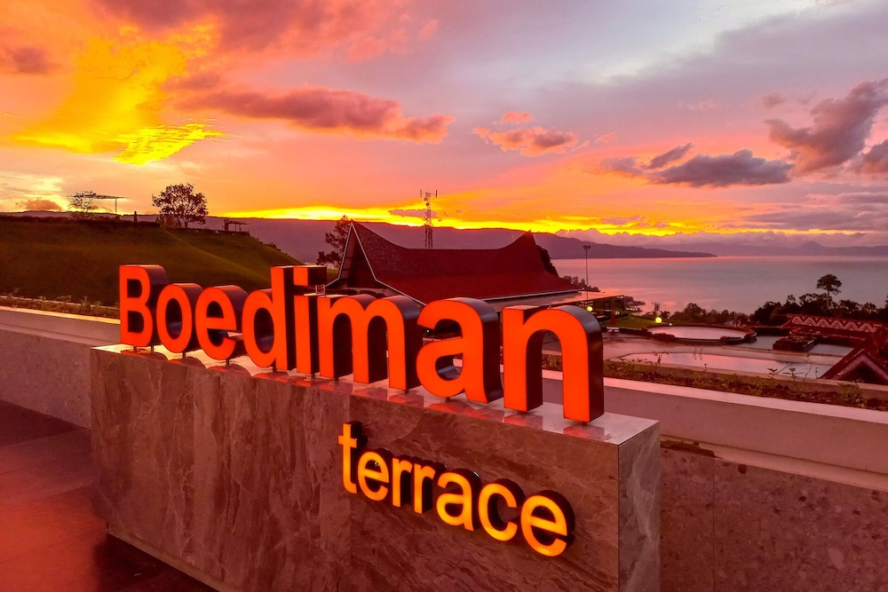 niagara hotel lake toba and resorts