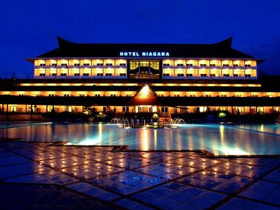 niagara hotel lake toba and resorts