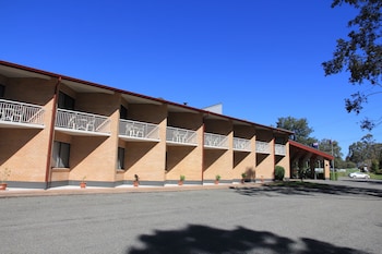 charbonnier motor inn