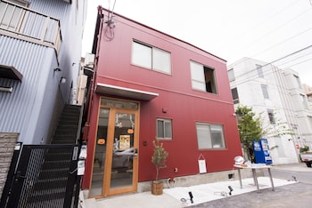 grapehouse koenji hostel caters to women