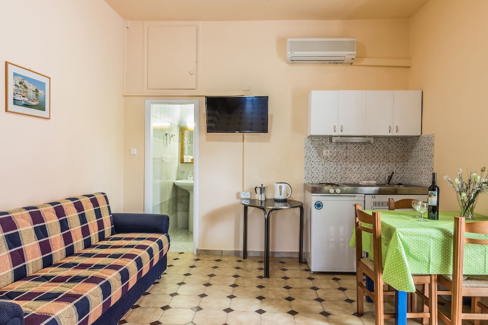eden beach hotel