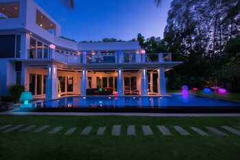 hollywood pool villa jomtien pattaya