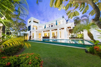 hollywood pool villa jomtien pattaya