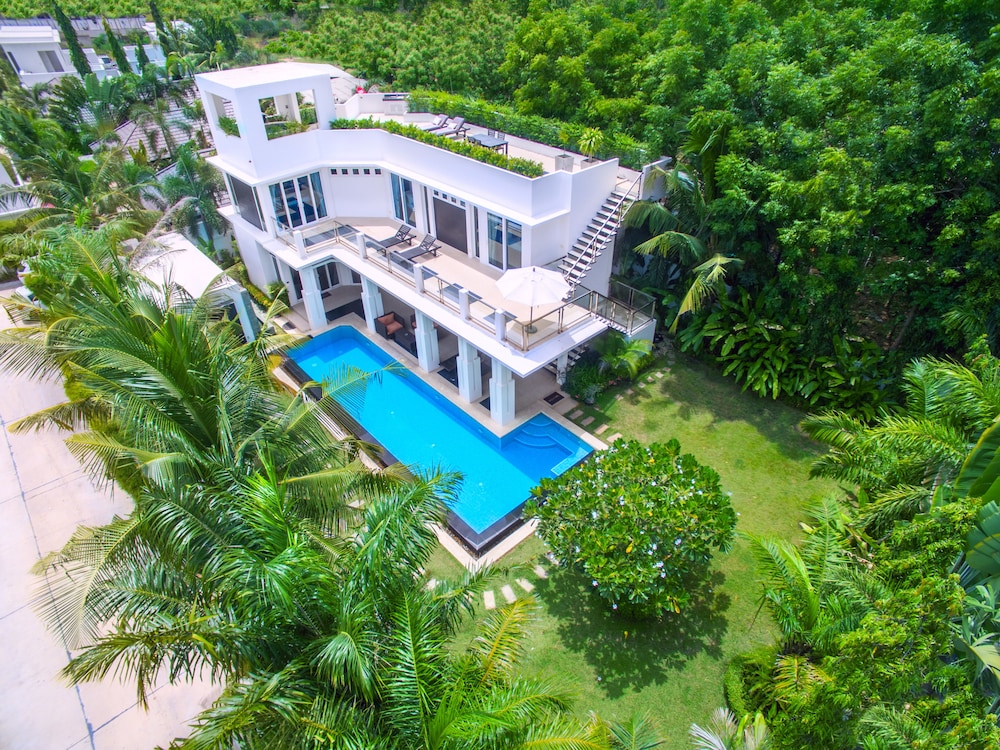 hollywood pool villa jomtien pattaya