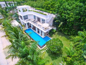 hollywood pool villa jomtien pattaya