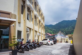 Hotel Rangkayo Basa Padang Panjang,,2 star