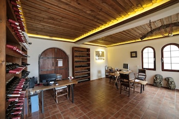 Vinifera Vineyards Hotel,,3 star