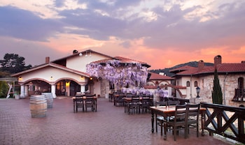 Vinifera Vineyards Hotel,,3 star