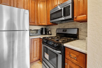 Lakeside Condo,,3 star