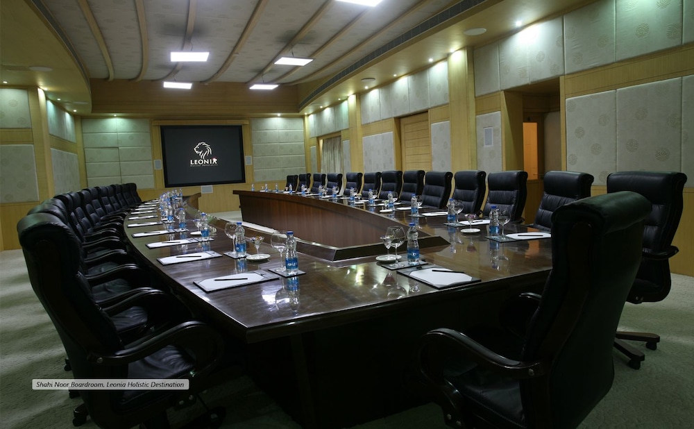 lagoon bay at leonia