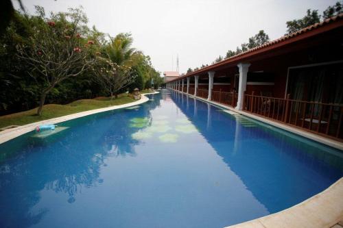 lagoon bay at leonia