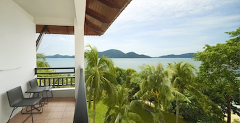 doubletree by hilton damai laut resort