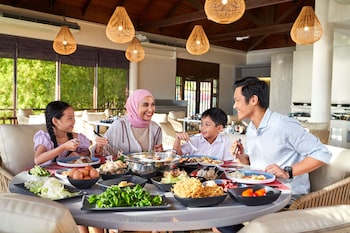 Doubletree By Hilton Damai Laut Resort,,5 star