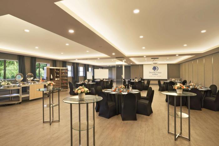 doubletree by hilton damai laut resort