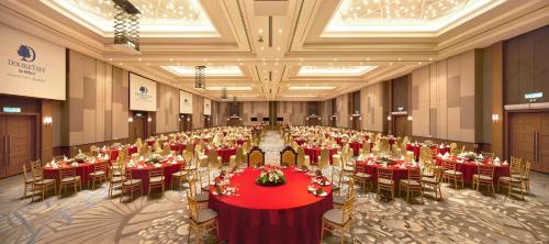 doubletree by hilton damai laut resort