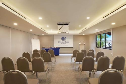 doubletree by hilton damai laut resort