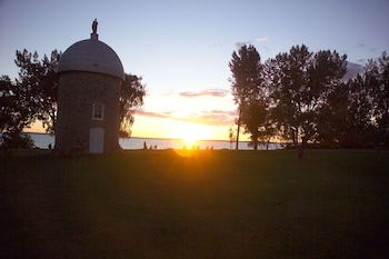 Manoir D'youville,Montreal>>Chateauguay,2 star