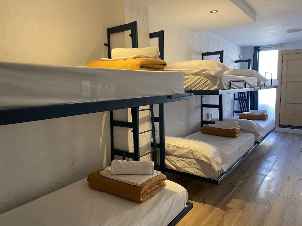 y hostel albergue juvenil