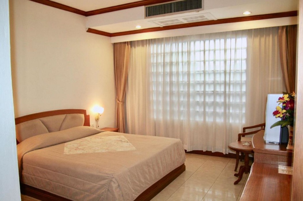 Charlie Place,Hua Hin>>Cha-Am,2 star