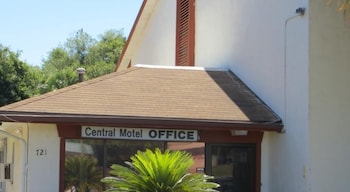 the central motel