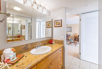 valley isle 1108b 2 bedroom condo by redawning